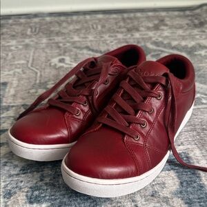 Women's Burgundy Leather Sneakers - Brand Unknown